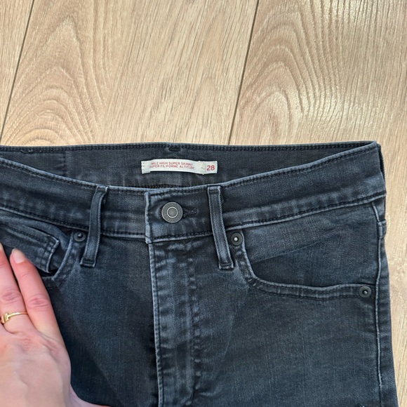 Levi’s mile high super skinny black pants - Picture 4 of 7